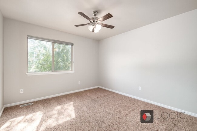 Building Photo - Stunning Row End Townhome In Excellent Loc...