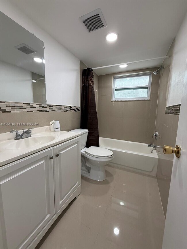 Building Photo - 6650 Royal Palm Blvd