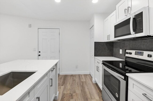 Building Photo - 1825 Palm Cove Blvd