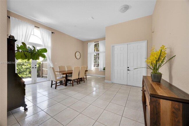 Building Photo - 16000 SW 91st Ct