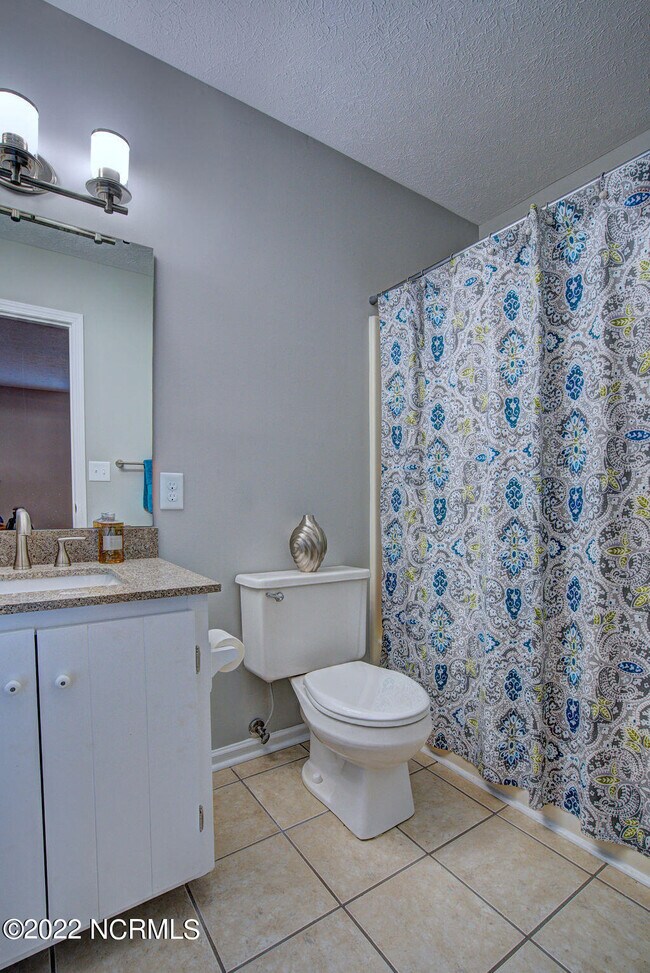 Building Photo - 180 Country Haven Dr