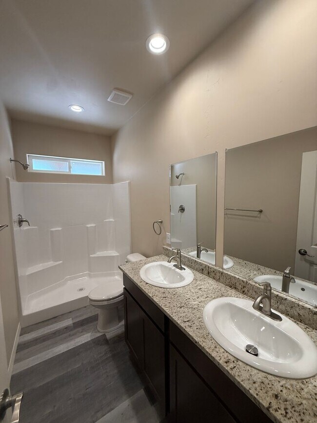 Building Photo - 3277 Tierra del Sol Dr