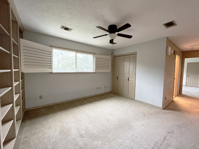 upstairs loft area (bonus room) - 2914 Broadmoor Dr