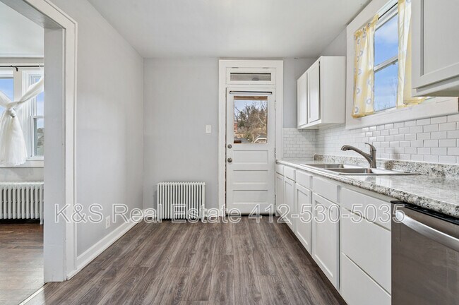 Building Photo - 139 Sumner Ave