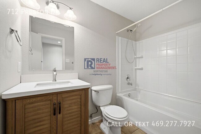 Building Photo - 712 Preston Dr