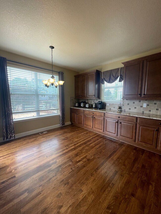 Building Photo - Sprawling Two-Story Home in SE Ft. Collins