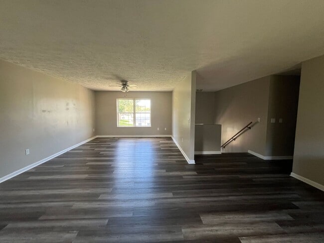 Building Photo - 3 bedroom 2 bath single family home