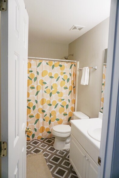 Building Photo - 1601 Briarmont Ct