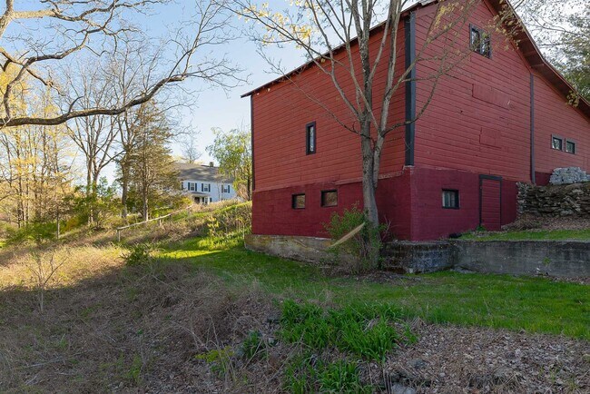 Building Photo - 0 Downing Rd