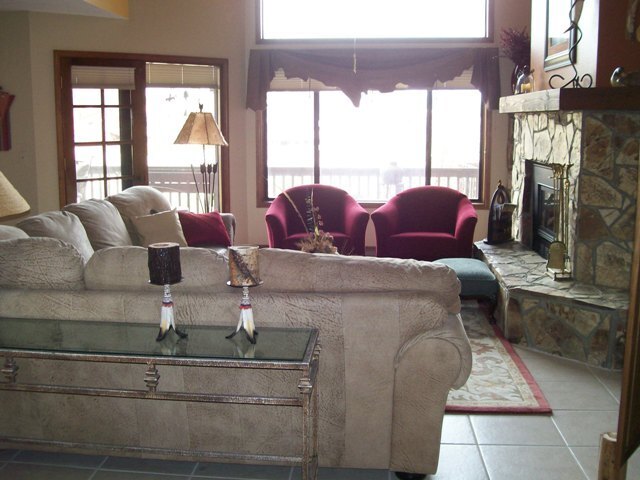 Primary Photo - Vacation Rental: Beautiful Country Club To...