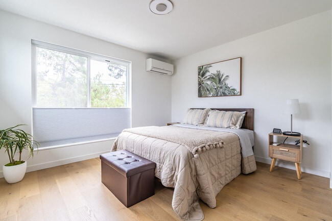 Building Photo - 5109C Phinney Ave N