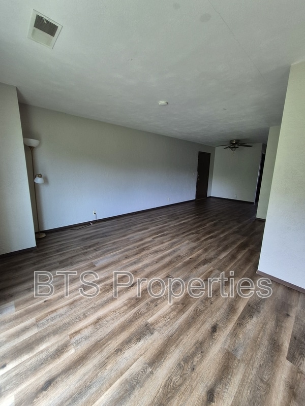 Building Photo - 412 N Highland St