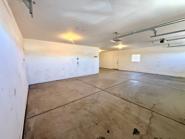 Building Photo - Great 3 bedroom, 2 bathroom home located in a cul-de-sac