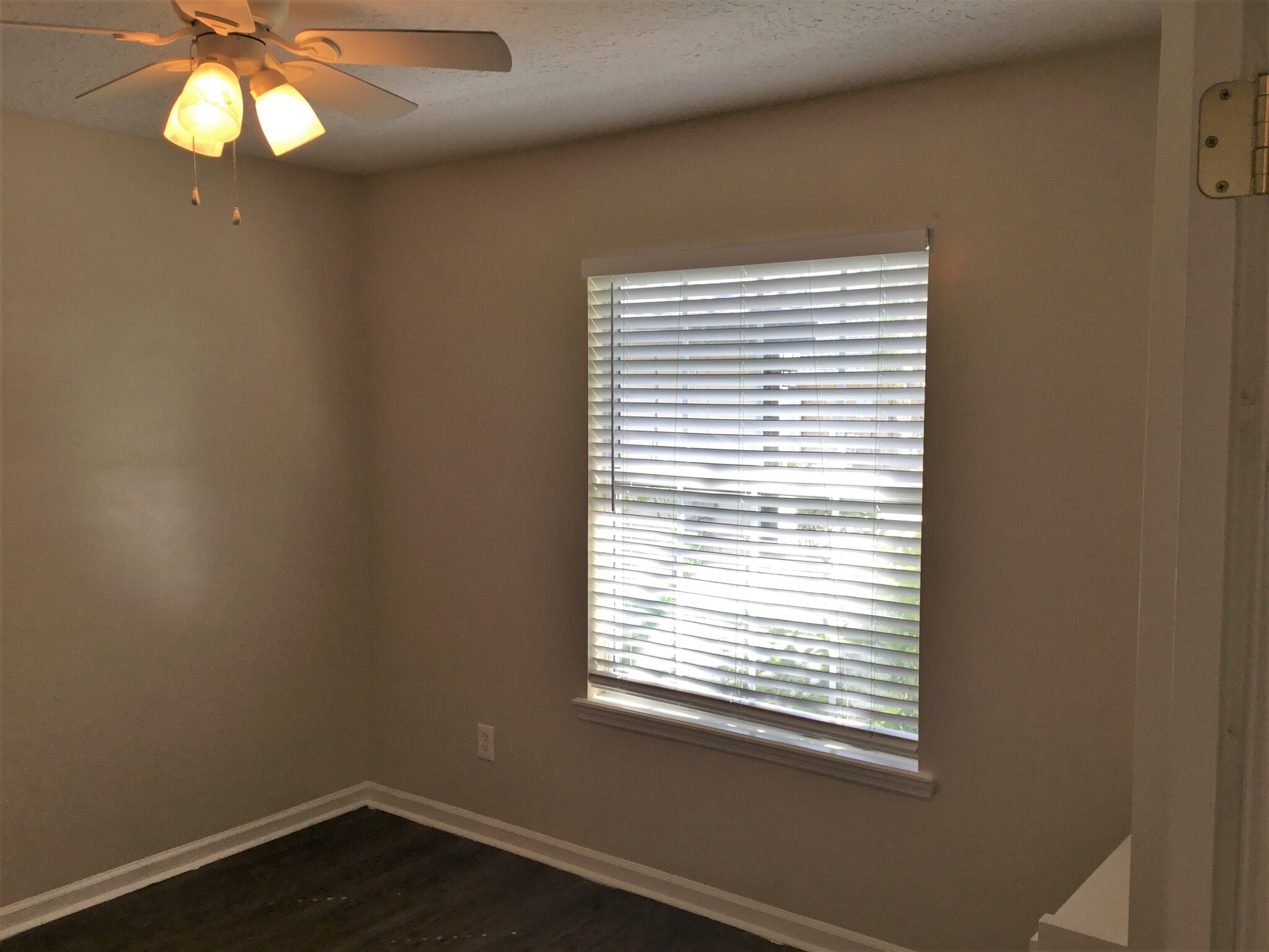 Building Photo - 8745 Edgebrook Ct