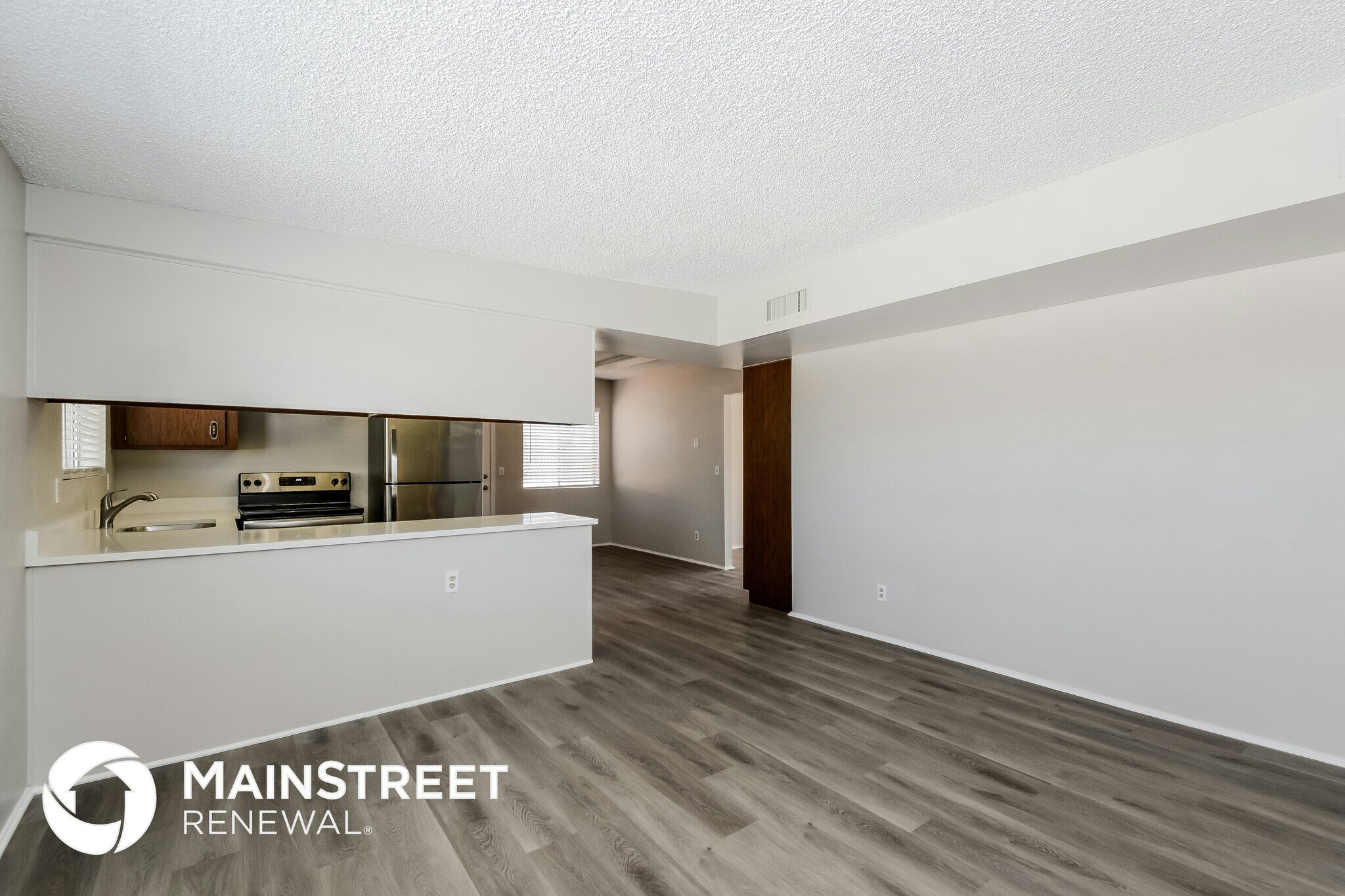 Building Photo - 9722 E Golf Links Rd