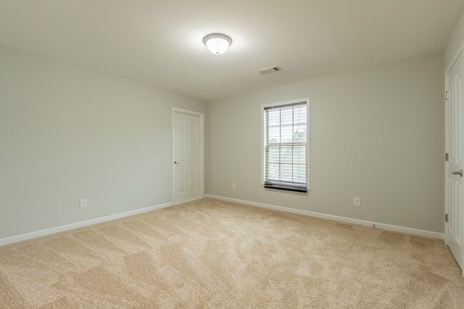 Building Photo - 4525 Village Ct