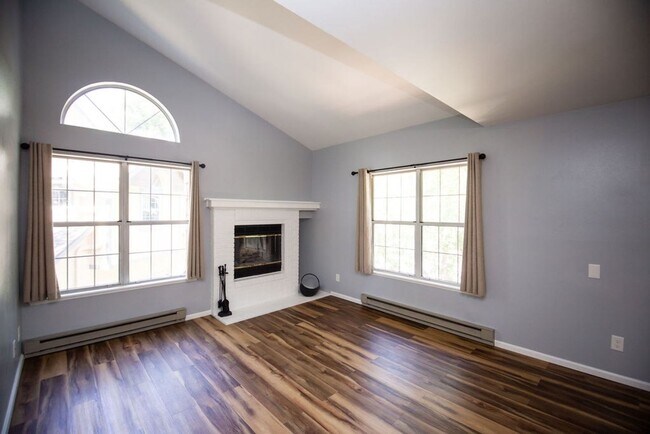 Building Photo - 3565 Windmill Dr