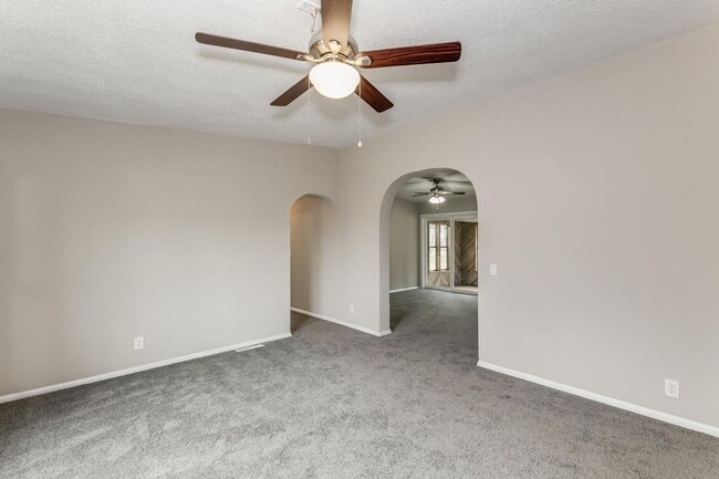 Building Photo - Beautiful Home in Kingman Available For Rent or Rent to Own located on Nearly 1 Acre!