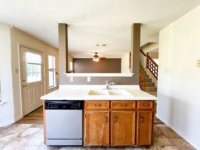 Building Photo - Available NOW!!!! Gorgeous 2 story, 3 bedroom, 2.5 bath, 2 car garage home with garage door opene...