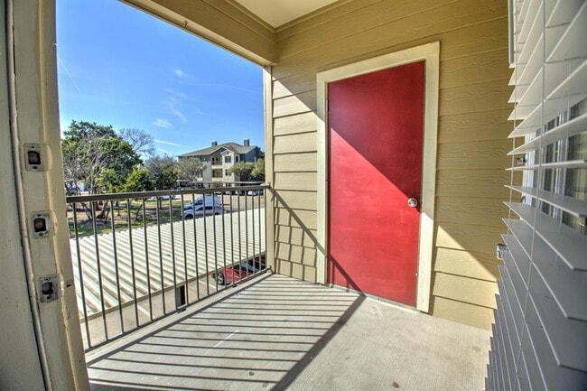 Building Photo - 2320 Gracy Farms Ln