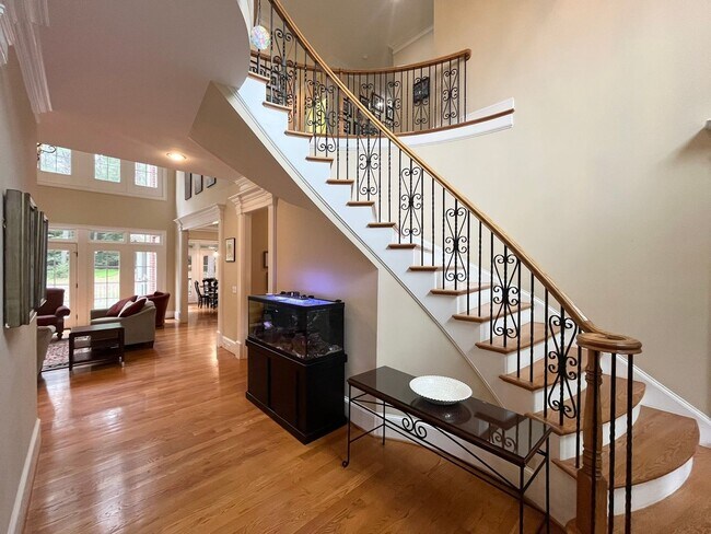 Building Photo - Incredible 4BD, 6.5BA Raleigh Home Near Fa...