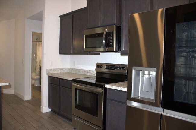 Building Photo - 4BR/2BA home available for rent in Weeki Wachee