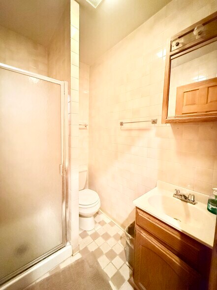 Building Photo - 2123 N Seminary Ave