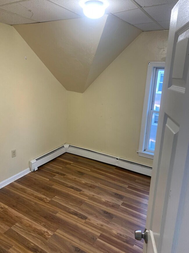 Building Photo - 6 S Harlem St