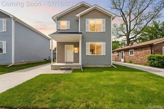 Building Photo - 534 E Brickley Ave