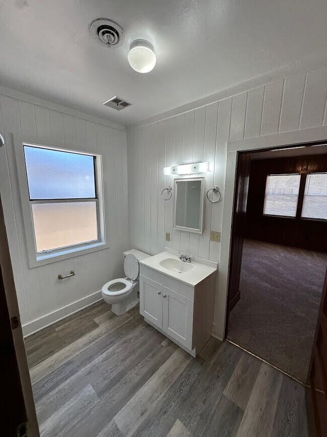 Building Photo - Charming 2-Bedroom Retreat in Mary Esther!