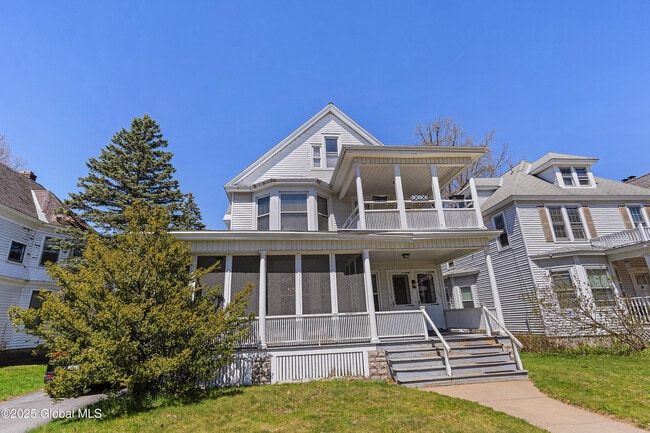 Building Photo - 1047 Waverly Pl