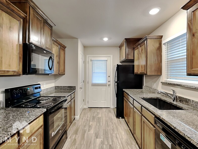 Building Photo - 801 Rolling Terrace Cir