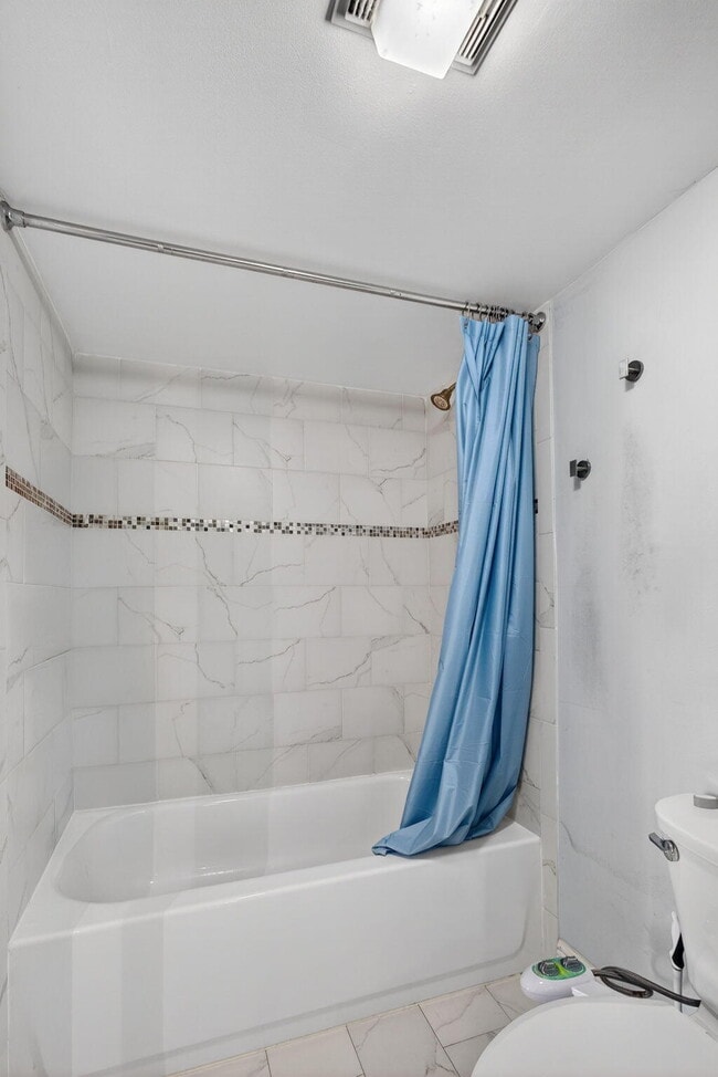 Building Photo - 8164 Thames Blvd