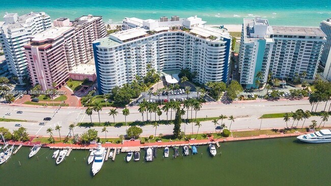 Building Photo - 5161 Collins Ave