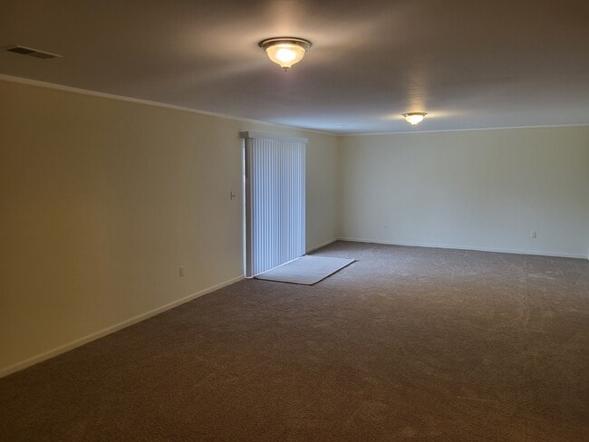 Building Photo - 11737 21 Mile Rd