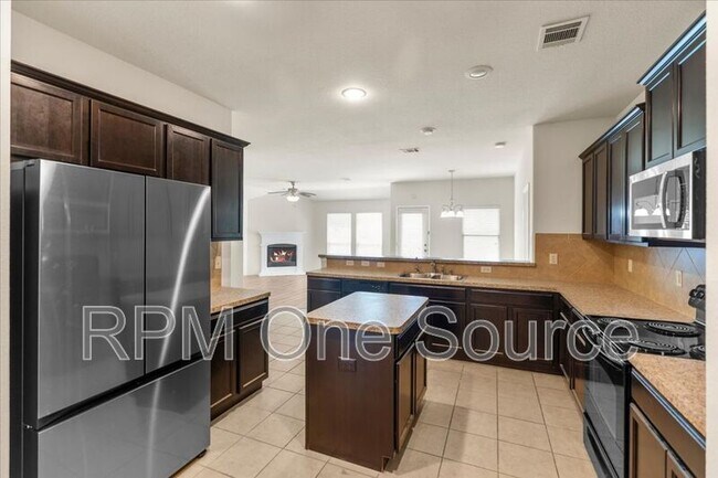 Building Photo - 1729 Park Trails Blvd