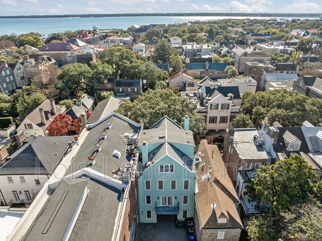 Building Photo - 12 Elliott St