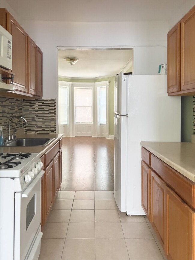 Building Photo - 578 Macon St