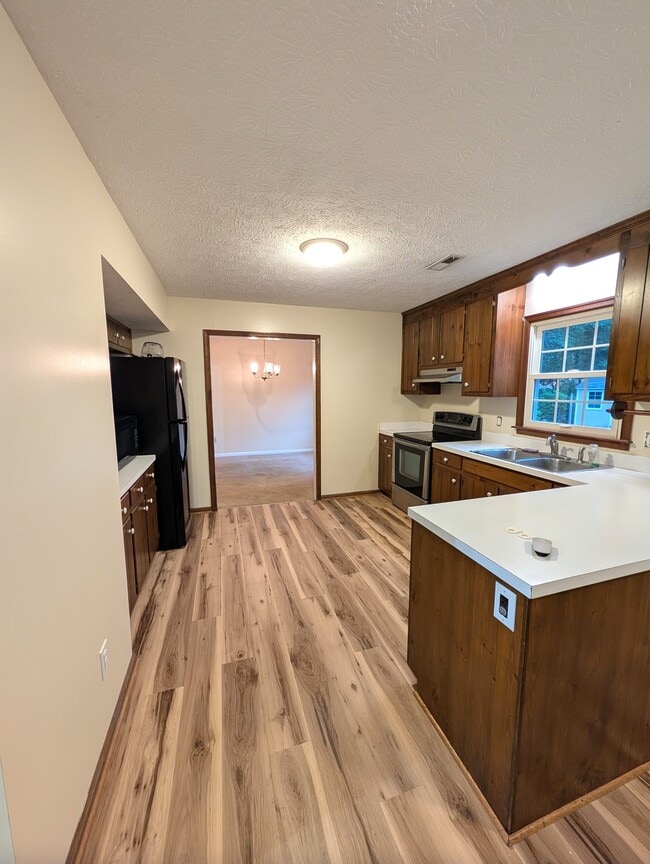 Building Photo - 32 Gambol St
