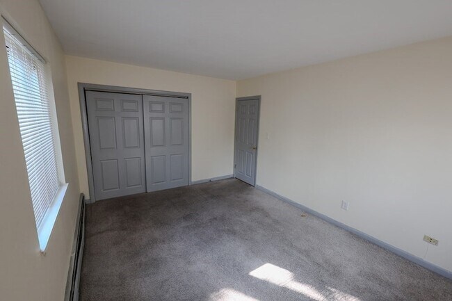 Building Photo - 19 Winter Pl