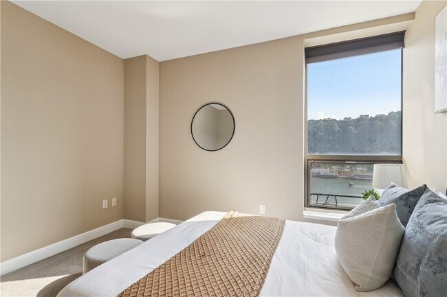 Building Photo - 151 Fort Pitt Blvd