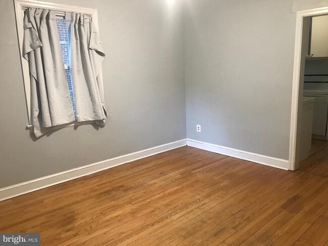 Building Photo - 6008 39th Pl