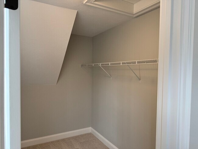 Building Photo - 19 Kashmirs Way