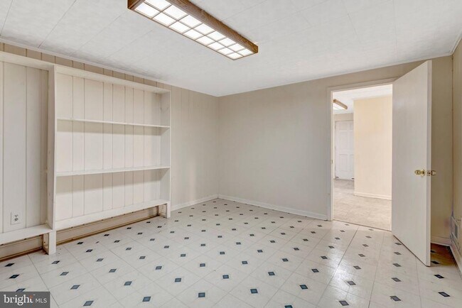 Building Photo - 8916 Braeburn Dr