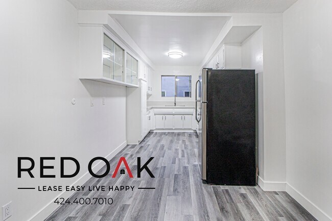 Building Photo - 7720 Hampton Ave