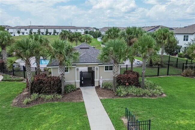 Building Photo - 469 Madison Dr