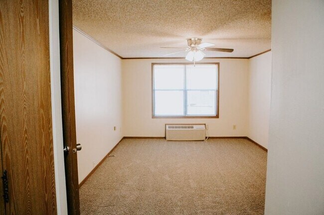 Building Photo - 2421 Madison St