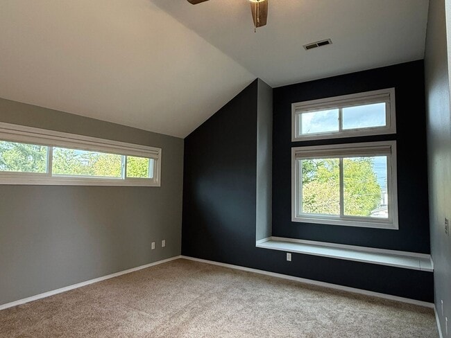 Building Photo - Bright & Spacious 3-Bedroom Home – Ideal f...