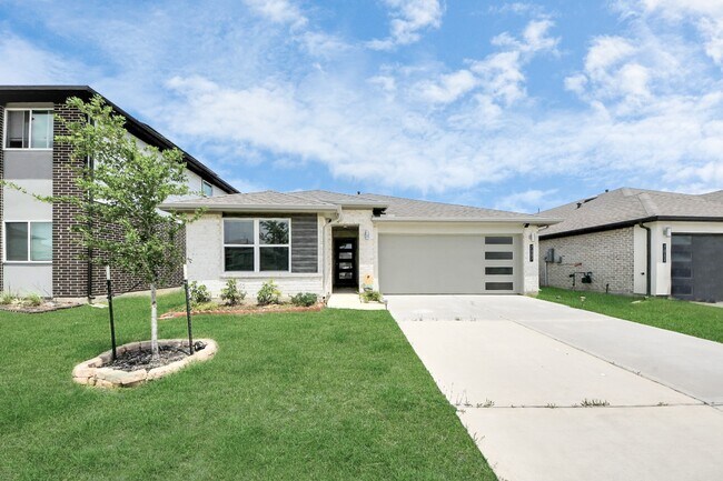 Building Photo - 7007 Fleetwood Crescent Wy