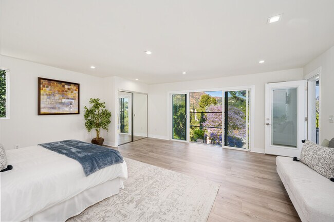 Building Photo - 3420 Blair Dr